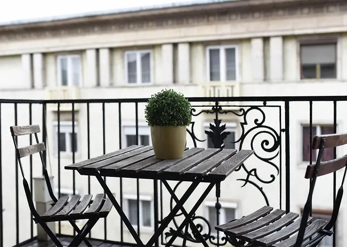 Spacious At Parliament With Free Bikes - Szemere A Parlamentnel Ingyen Bicokkal Apartment *