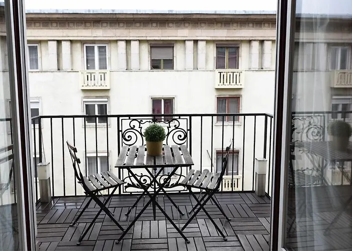 Spacious At Parliament With Free Bikes - Szemere A Parlamentnel Ingyen Bicokkal Apartment *