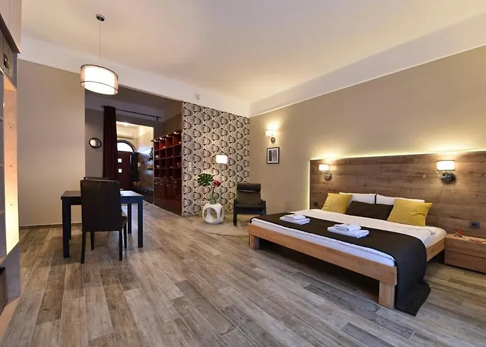 Spacious At Parliament With Free Bikes - Szemere A Parlamentnel Ingyen Bicokkal *